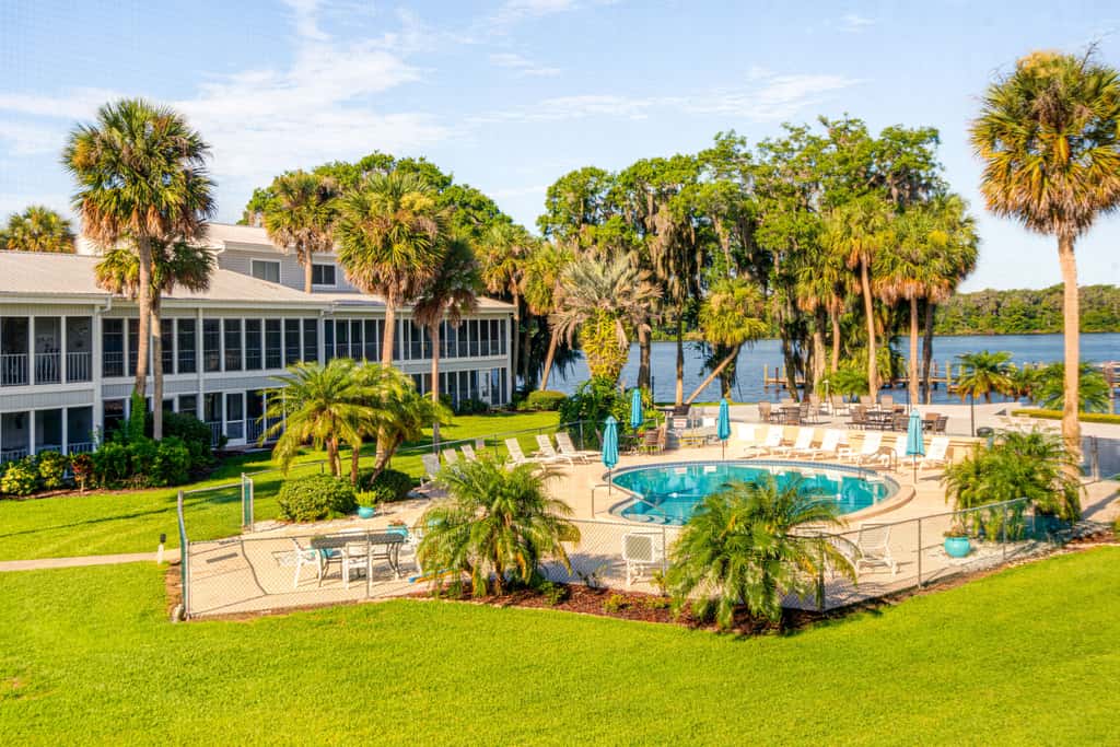 Pool Access & Lanai: Riverfront Welaka Condo!