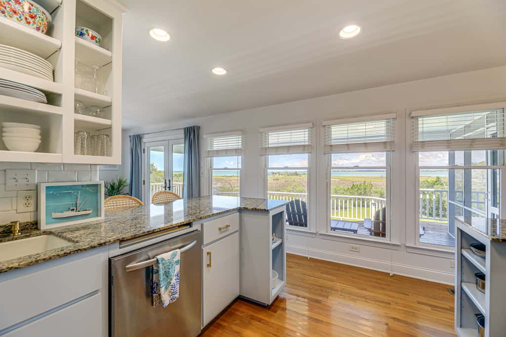 Waterfront Home w/ Screened Porch & Sunsets