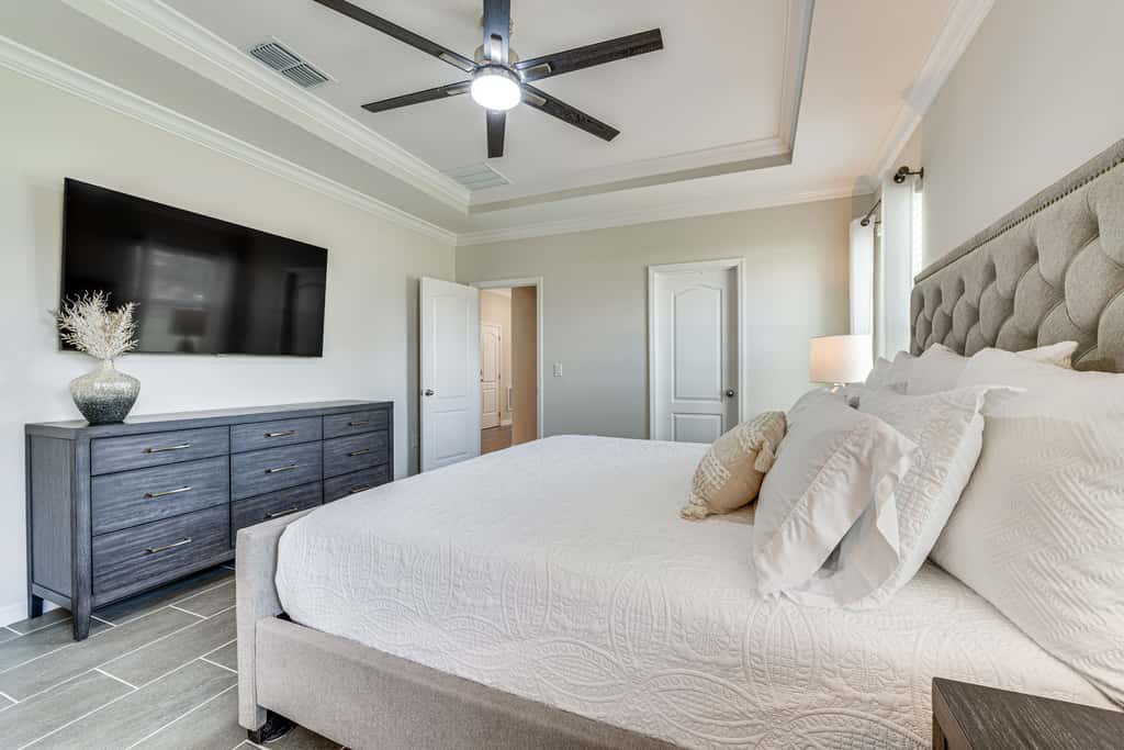 Relax, Play, Swim: Luxe Haines City Home w/ Lanai!