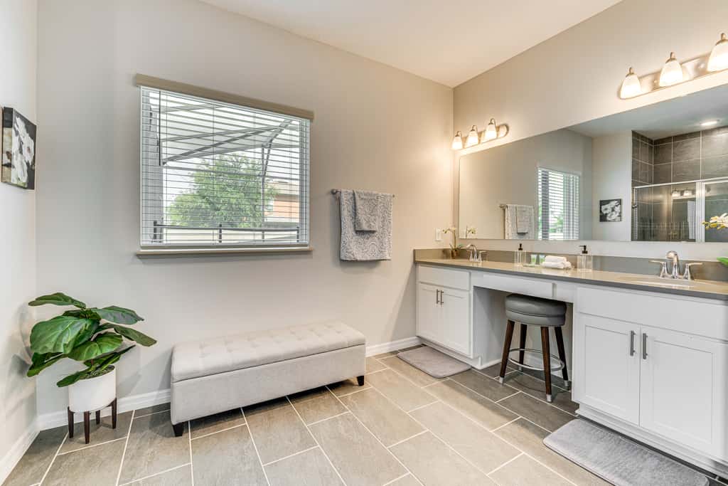 Relax, Play, Swim: Luxe Haines City Home w/ Lanai!