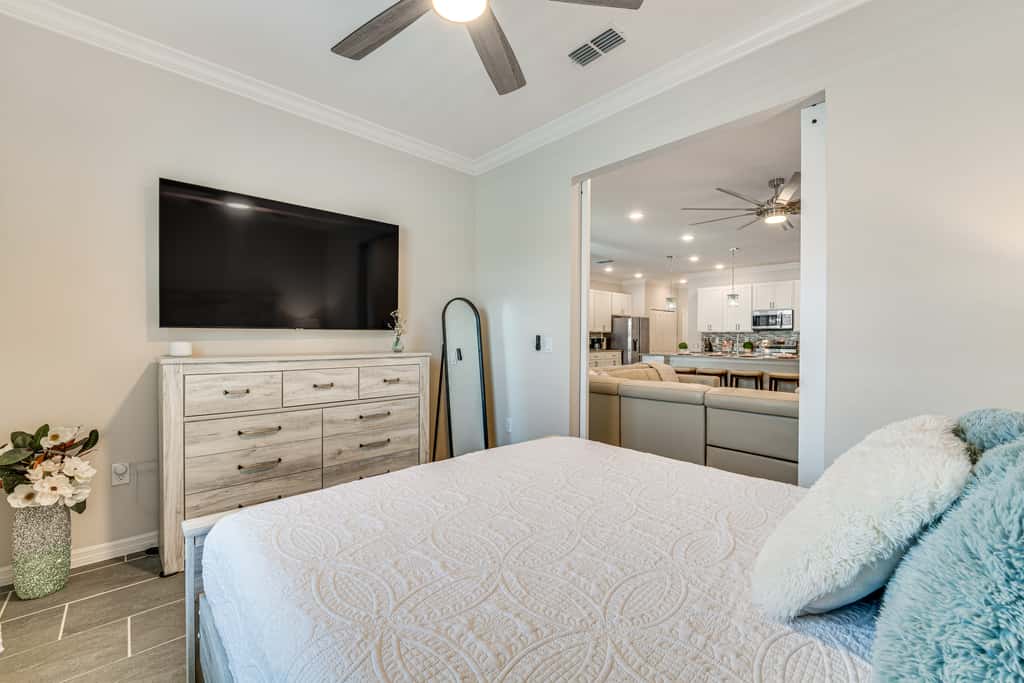 Relax, Play, Swim: Luxe Haines City Home w/ Lanai!