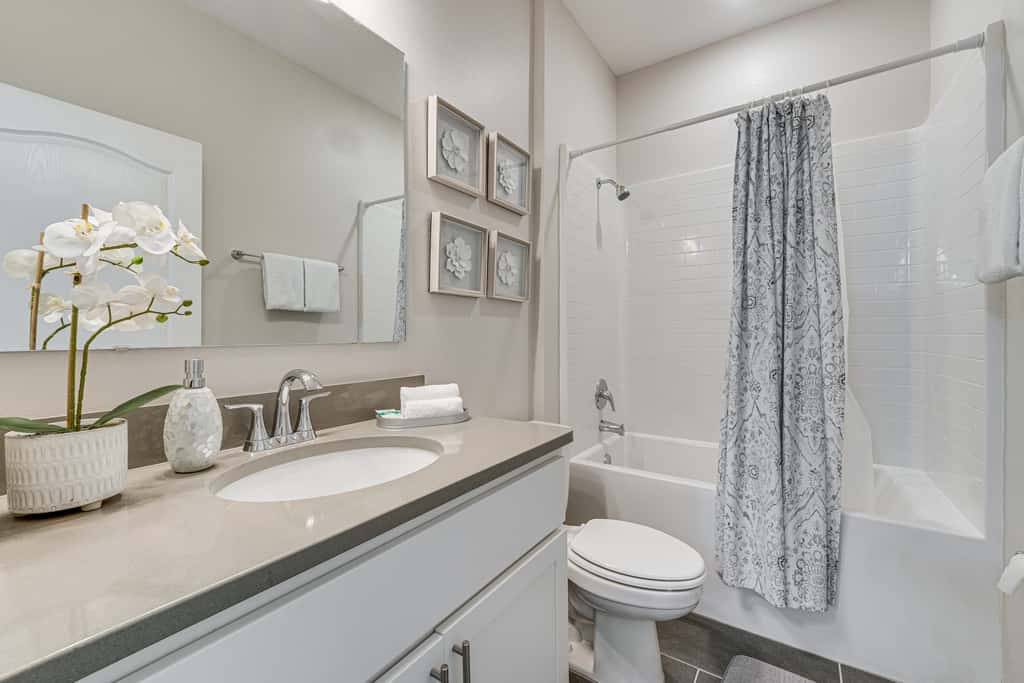 Relax, Play, Swim: Luxe Haines City Home w/ Lanai!