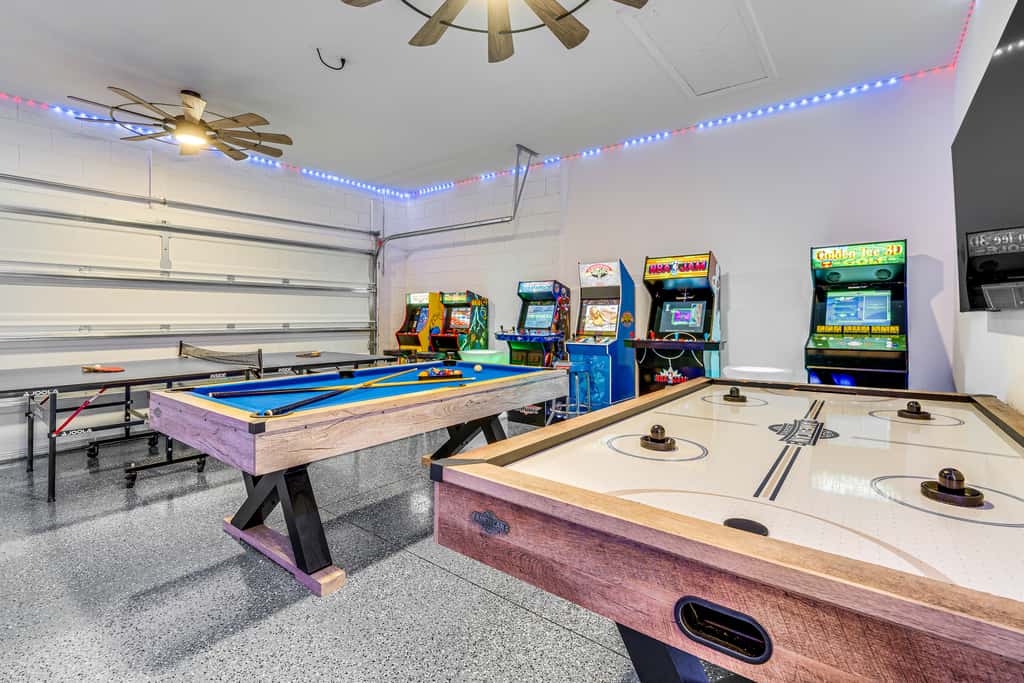 Relax, Play, Swim: Luxe Haines City Home w/ Lanai!