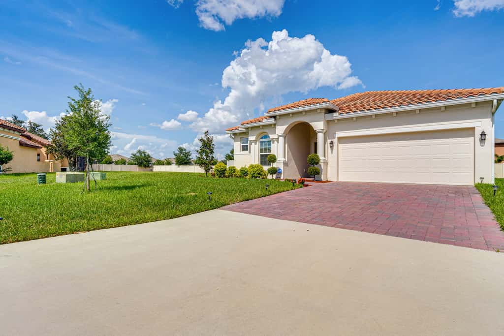Relax, Play, Swim: Luxe Haines City Home w/ Lanai!