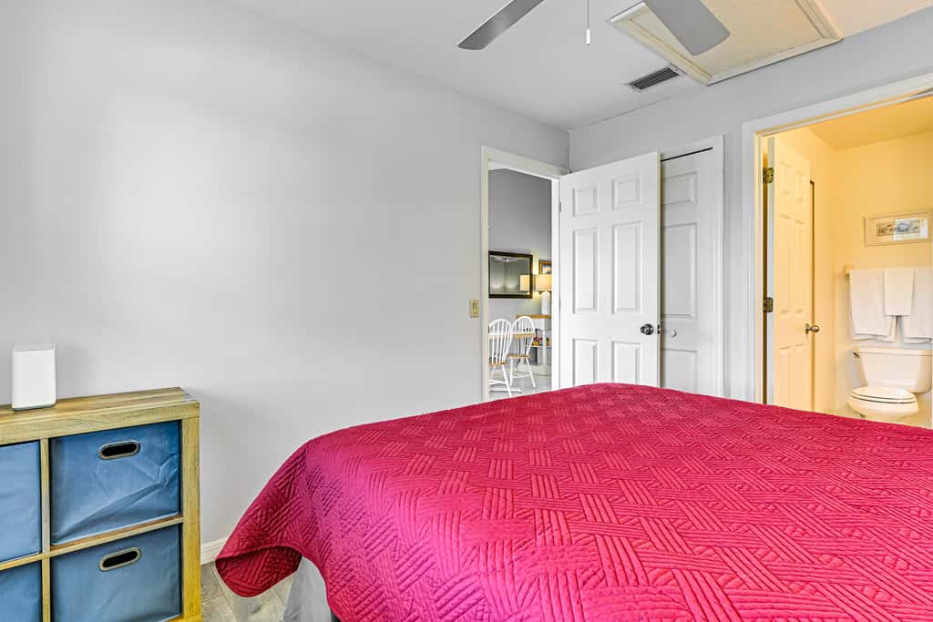Sunny Canal-View Villa w/ Lanai in Sebring!