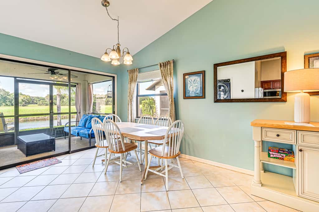Sunny Canal-View Villa w/ Lanai in Sebring!