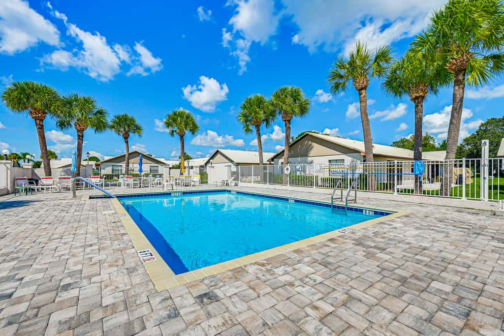 Sunny Canal-View Villa w/ Lanai in Sebring!