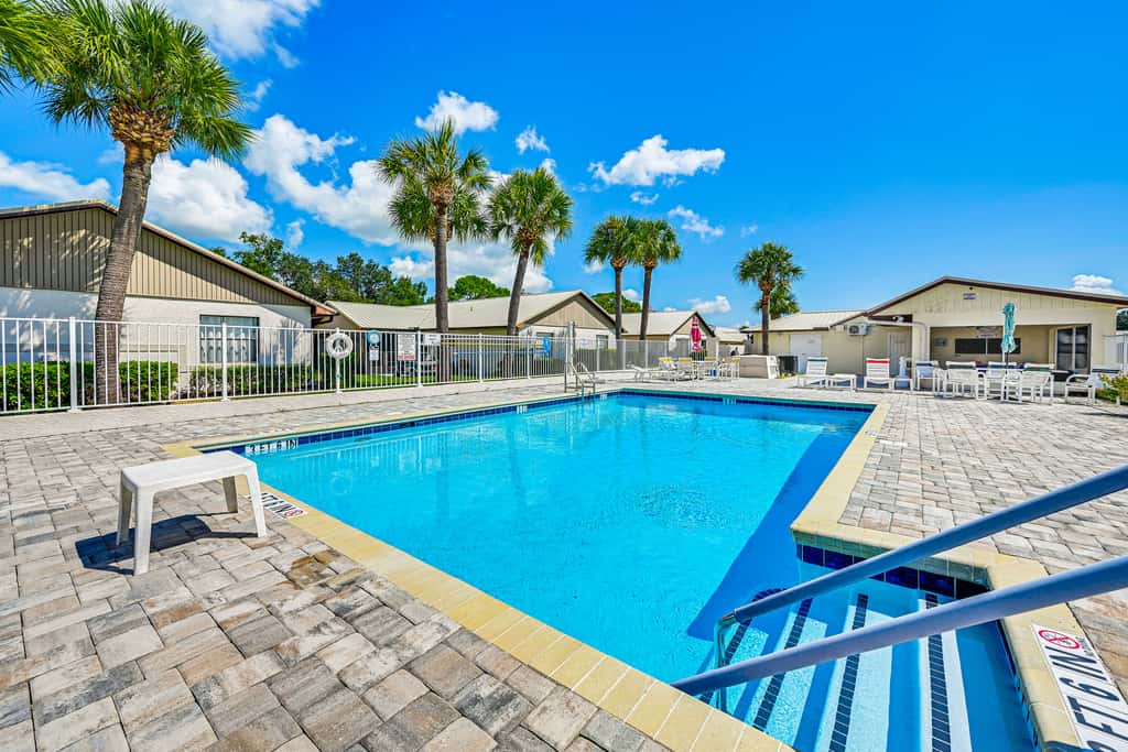 Sunny Canal-View Villa w/ Lanai in Sebring!