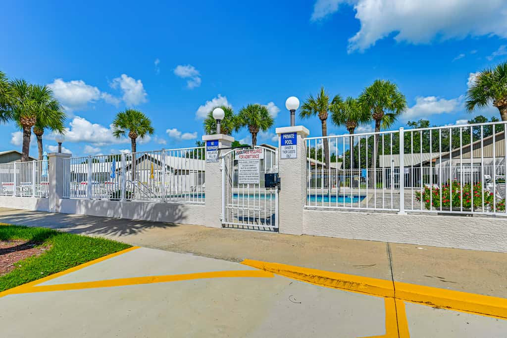 Sunny Canal-View Villa w/ Lanai in Sebring!