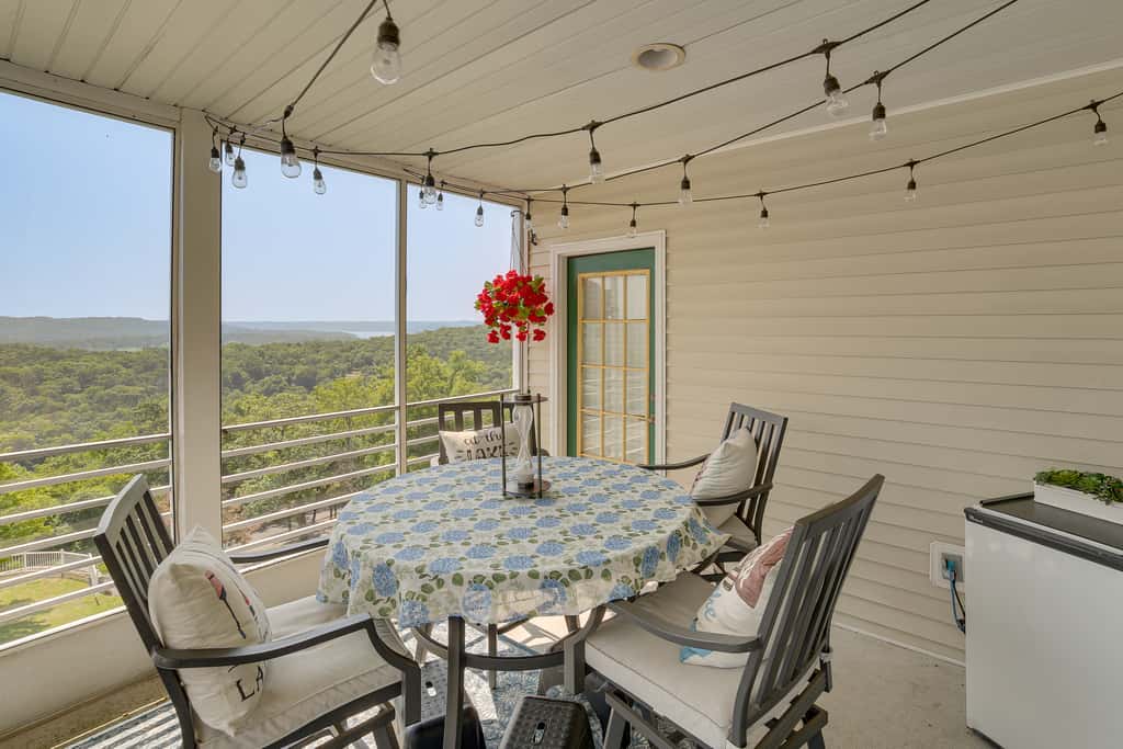 Table Rock Lake Condo w/ Sunrise Views & Pool