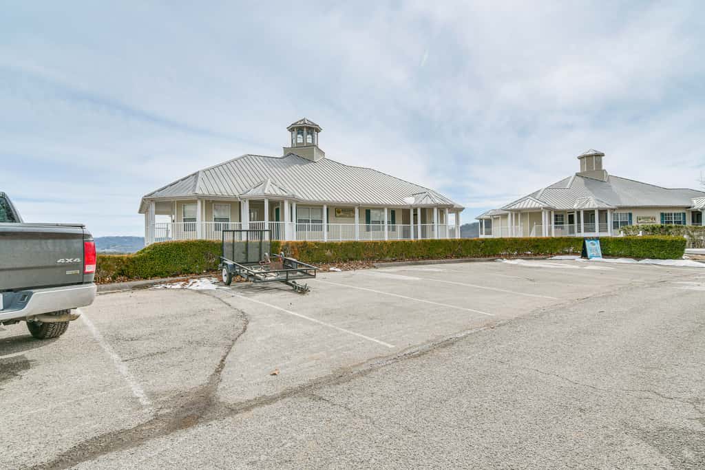 Table Rock Lake Condo w/ Sunrise Views & Pool