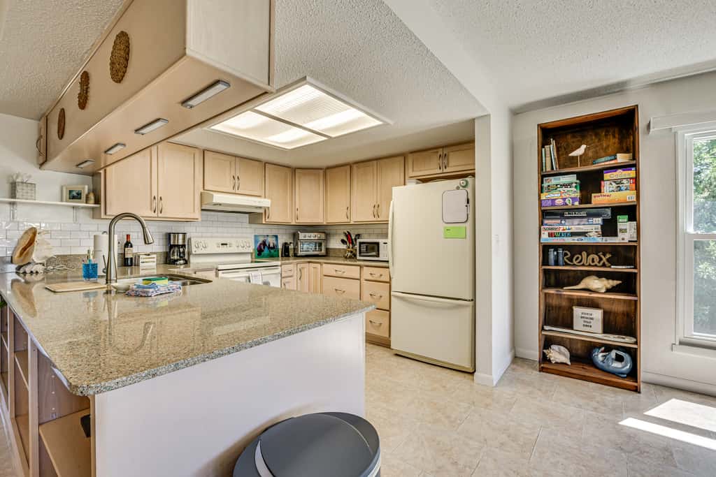 Outdoor Oasis: Canal-Front Home in Crystal River