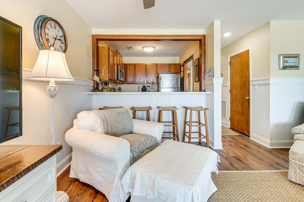 Sandy Oceanfront 2nd FL 1BR w/pool at The Riggings