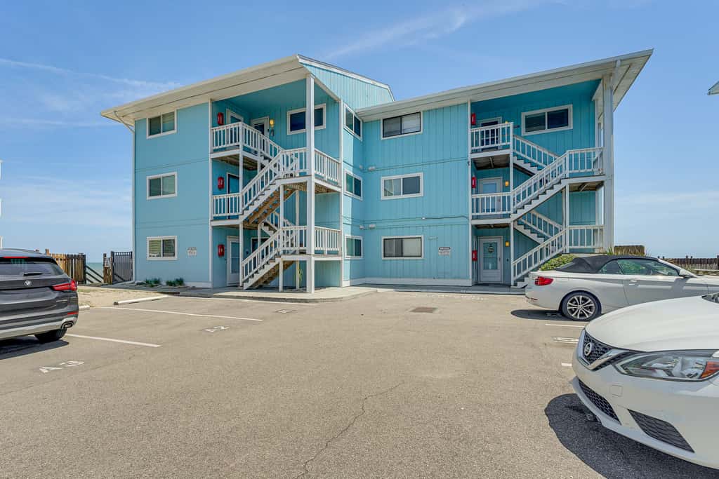 Sandy Oceanfront 2nd FL 1BR w/pool at The Riggings
