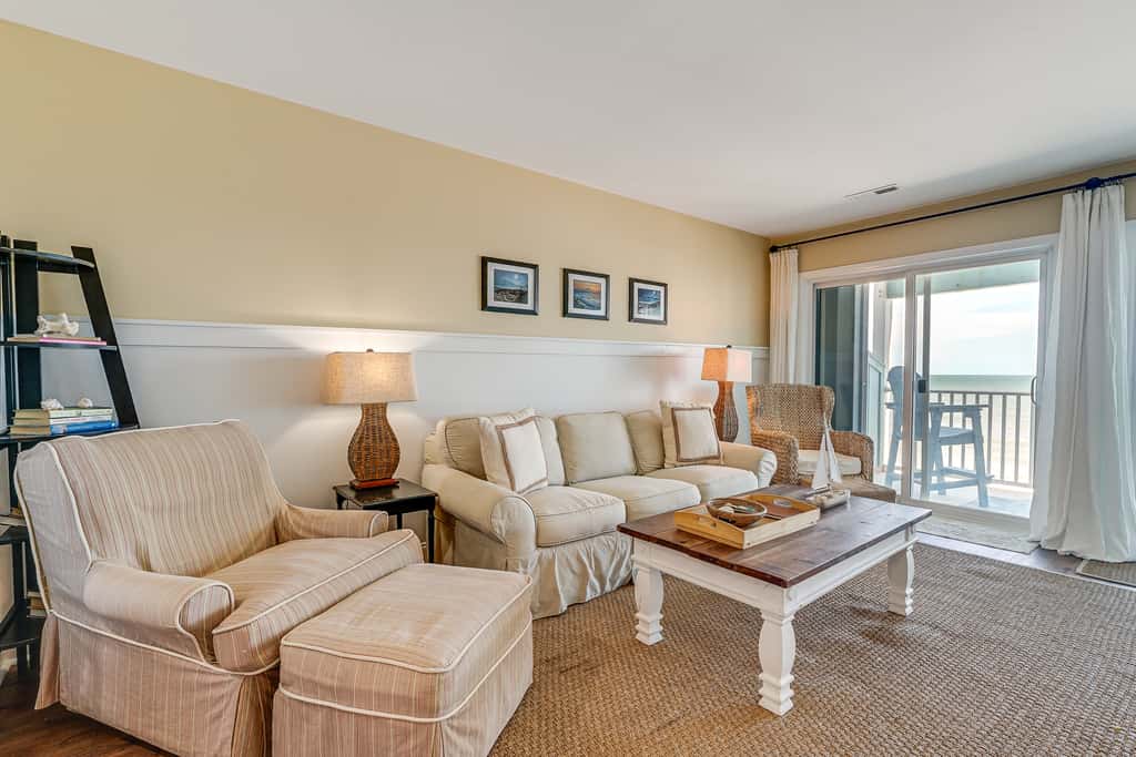 Sandy Oceanfront 2nd FL 1BR w/pool at The Riggings