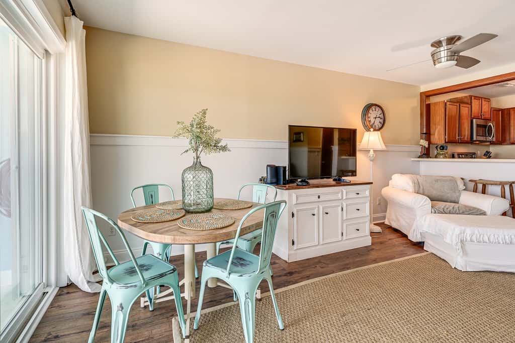 Sandy Oceanfront 2nd FL 1BR w/pool at The Riggings