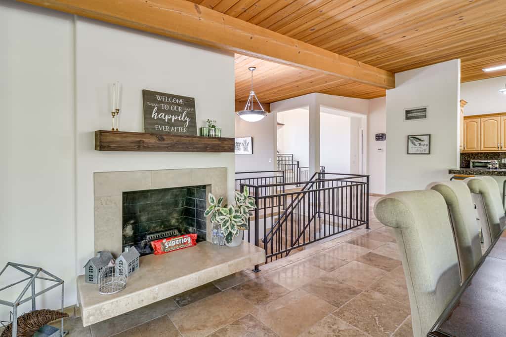 Winter Sun & Mountain Views: Luxe LA Escape!