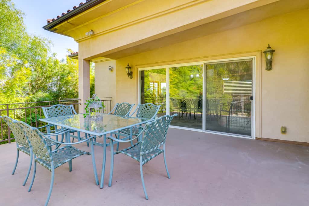 Winter Sun & Mountain Views: Luxe LA Escape!
