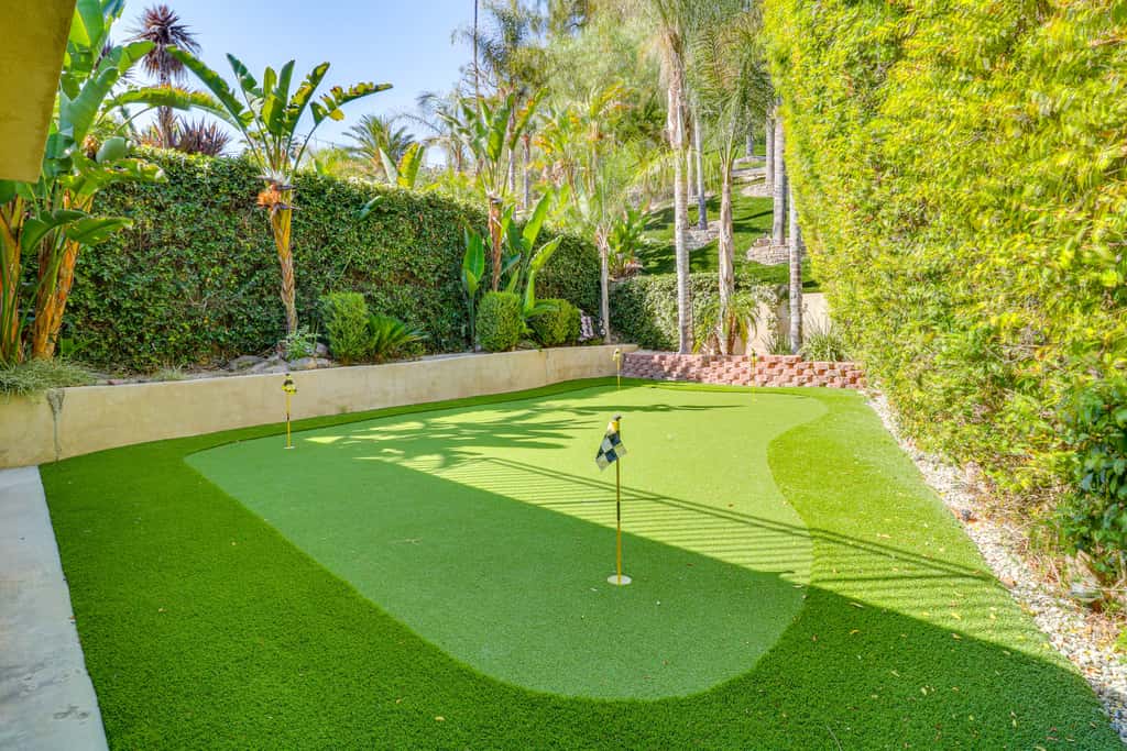 Winter Sun & Mountain Views: Luxe LA Escape!