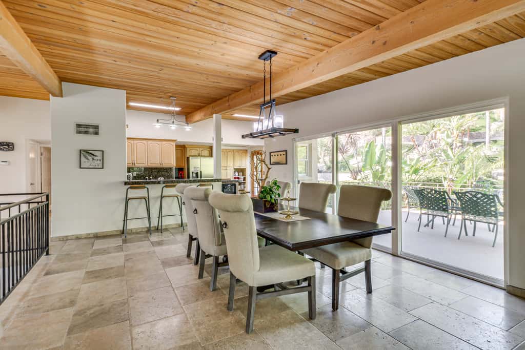 Winter Sun & Mountain Views: Luxe LA Escape!