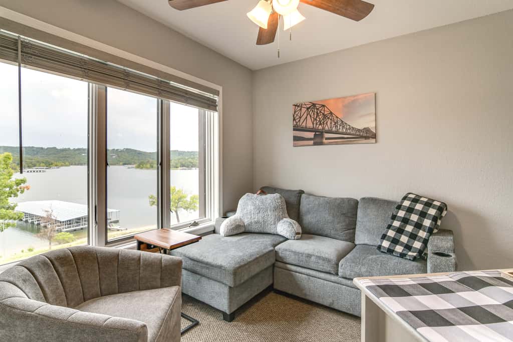 Table Rock Lake Retreat: Steps to Water & Pools!