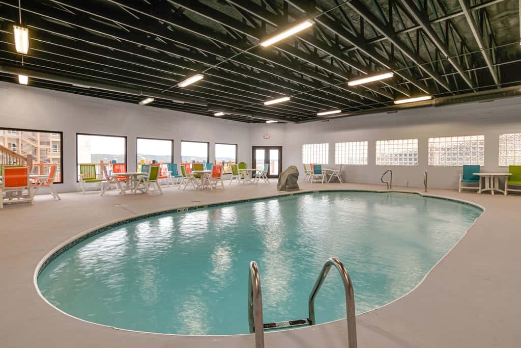 Table Rock Lake Retreat: Steps to Water & Pools!