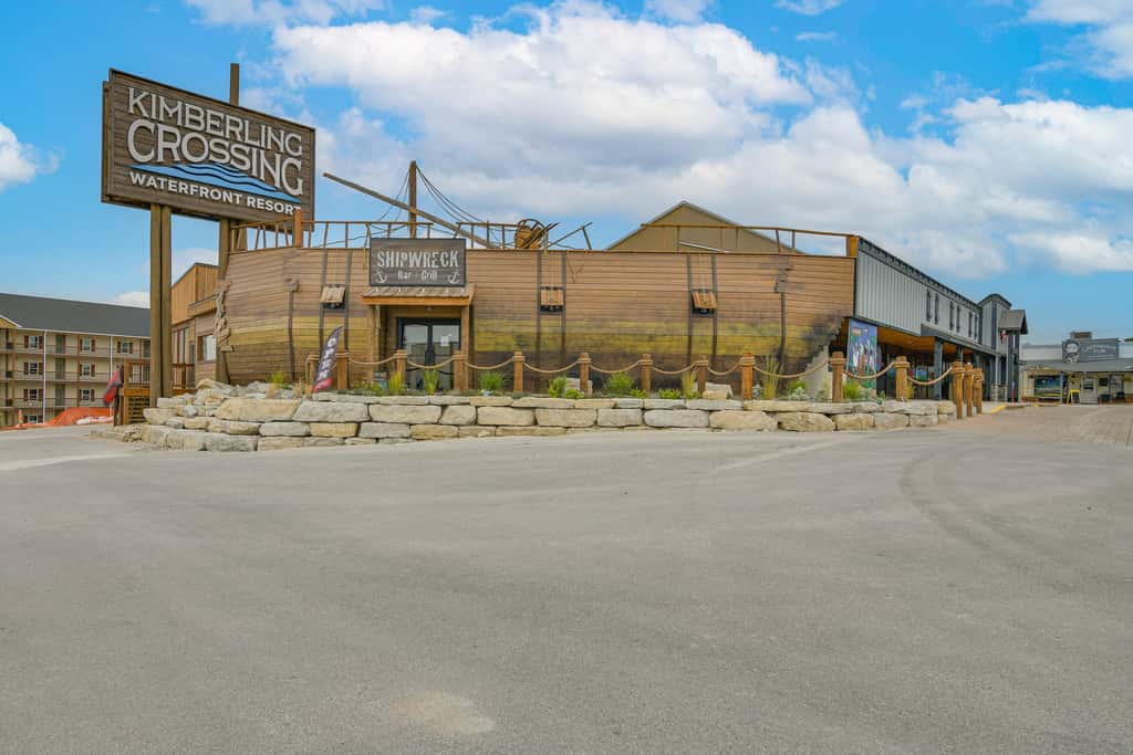 Table Rock Lake Retreat: Steps to Water & Pools!