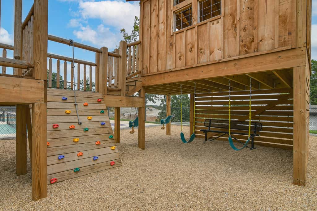 Table Rock Lake Retreat: Steps to Water & Pools!