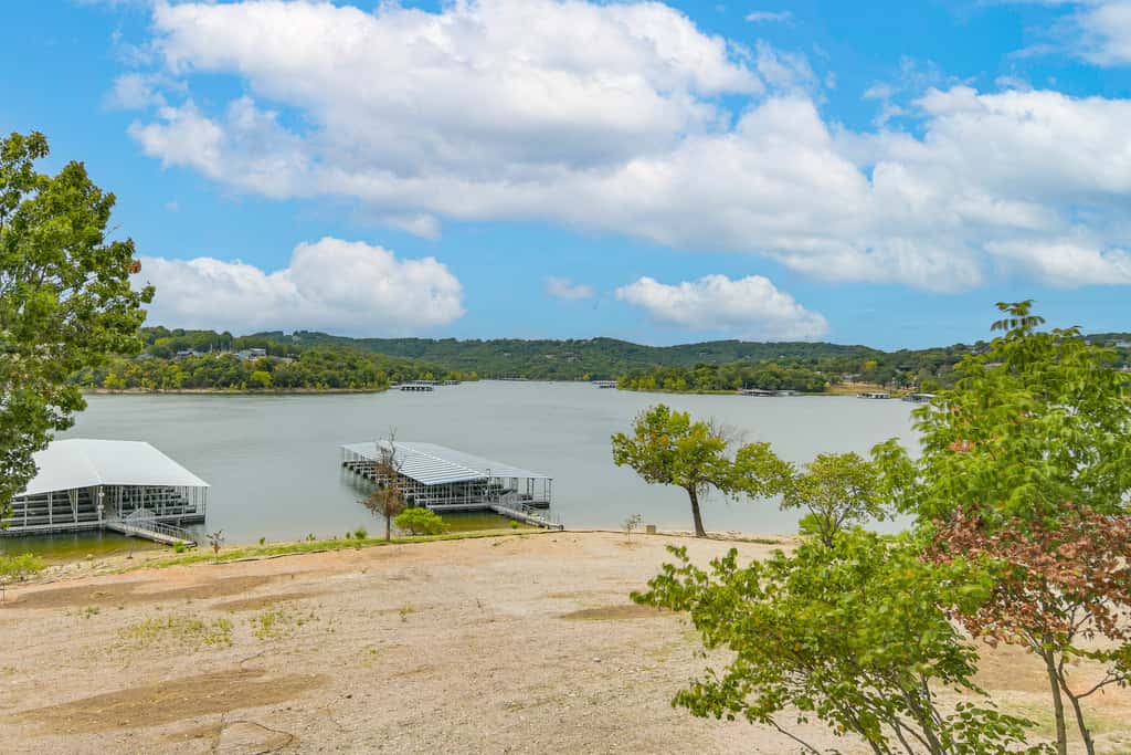 Table Rock Lake Retreat: Steps to Water & Pools!