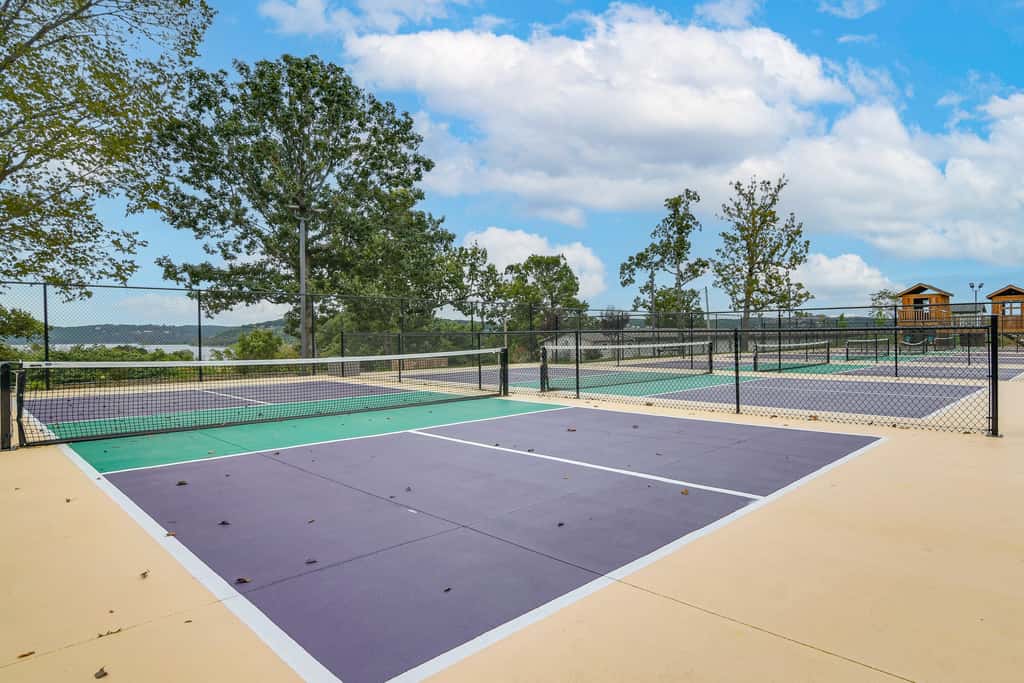 Table Rock Lake Retreat: Steps to Water & Pools!
