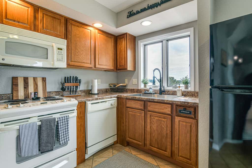 Table Rock Lake Retreat: Steps to Water & Pools!