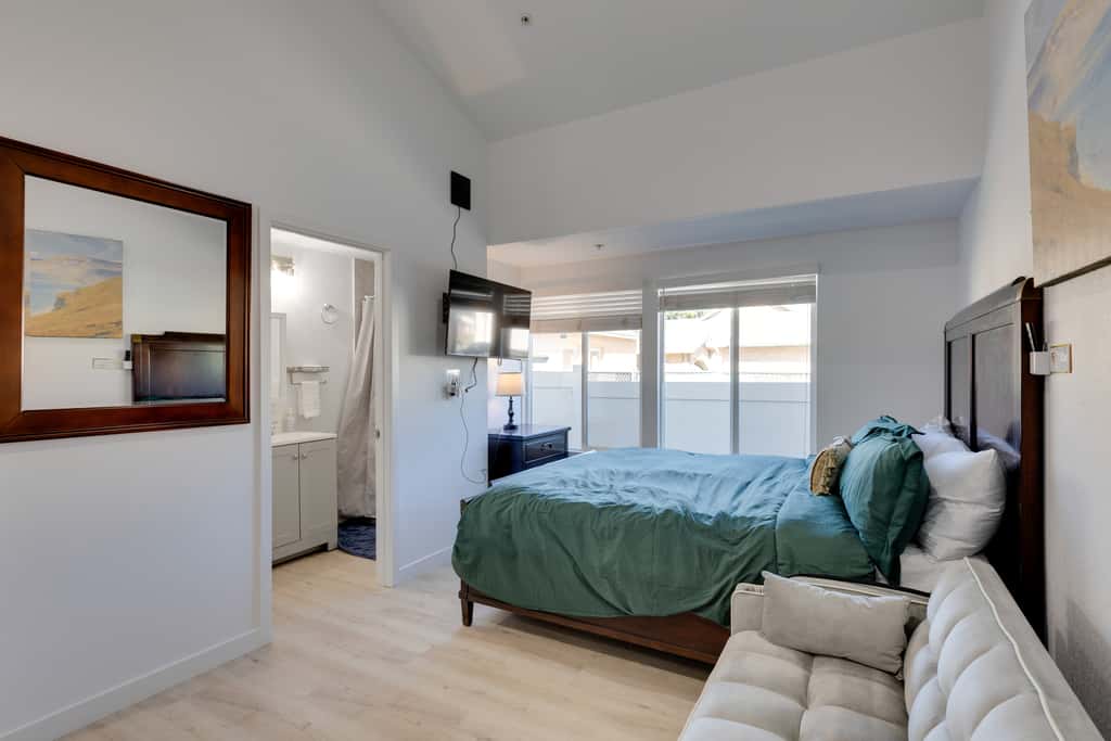 Walk to Main St! Pet-Friendly Alhambra Studio