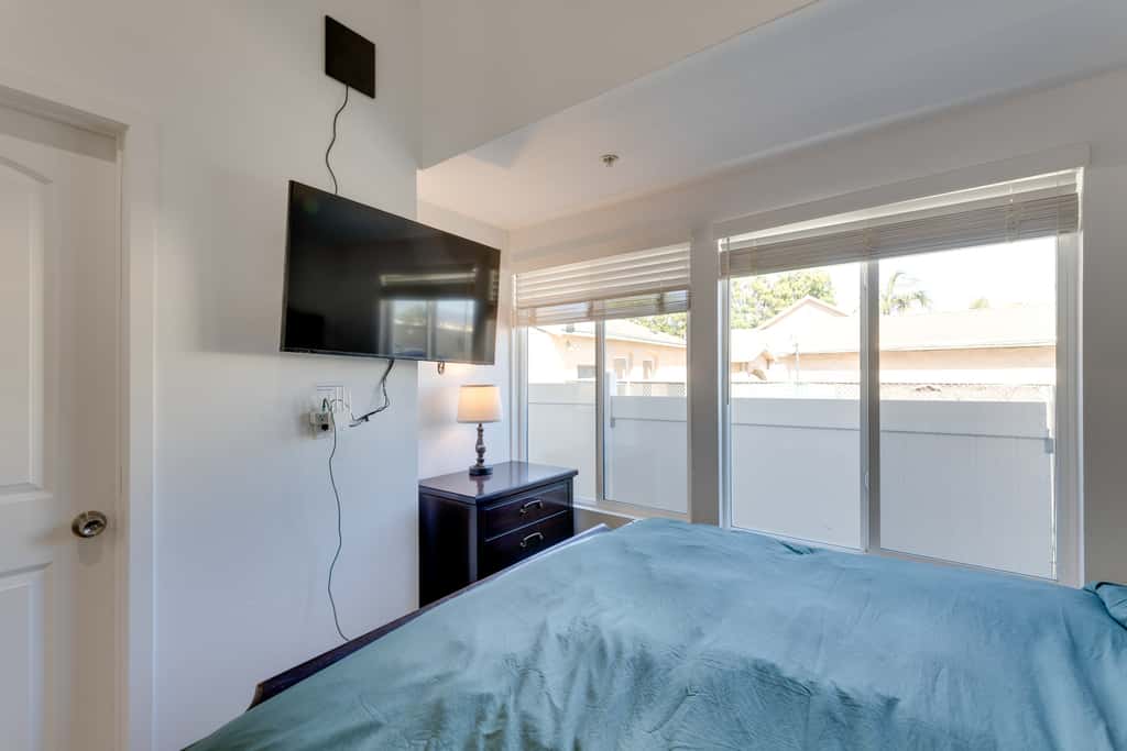 Walk to Main St! Pet-Friendly Alhambra Studio
