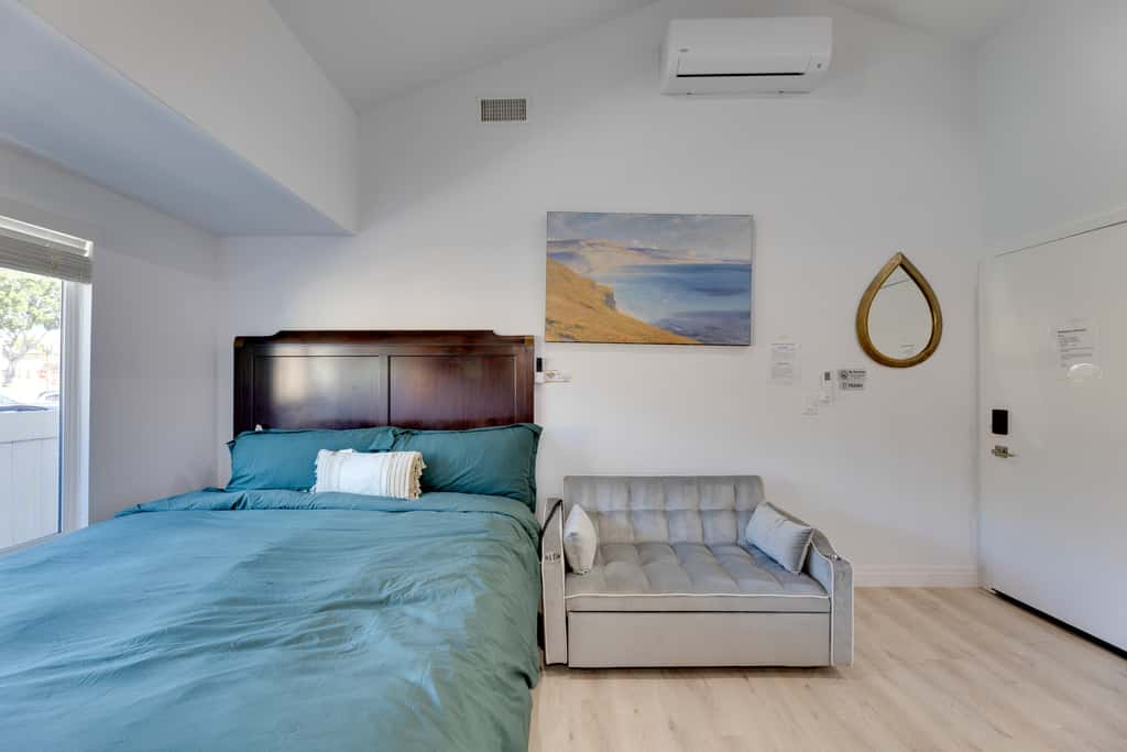 Walk to Main St! Pet-Friendly Alhambra Studio