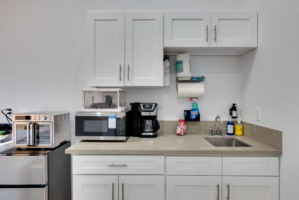 Walk to Main St! Pet-Friendly Alhambra Studio