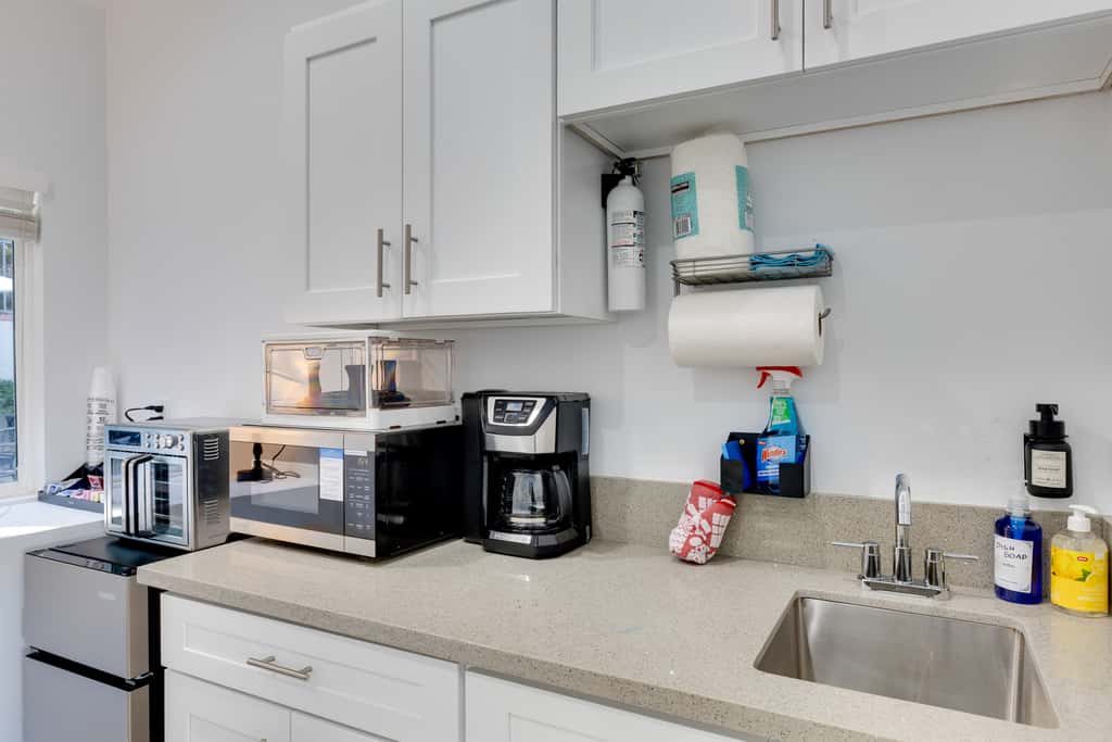 Walk to Main St! Pet-Friendly Alhambra Studio