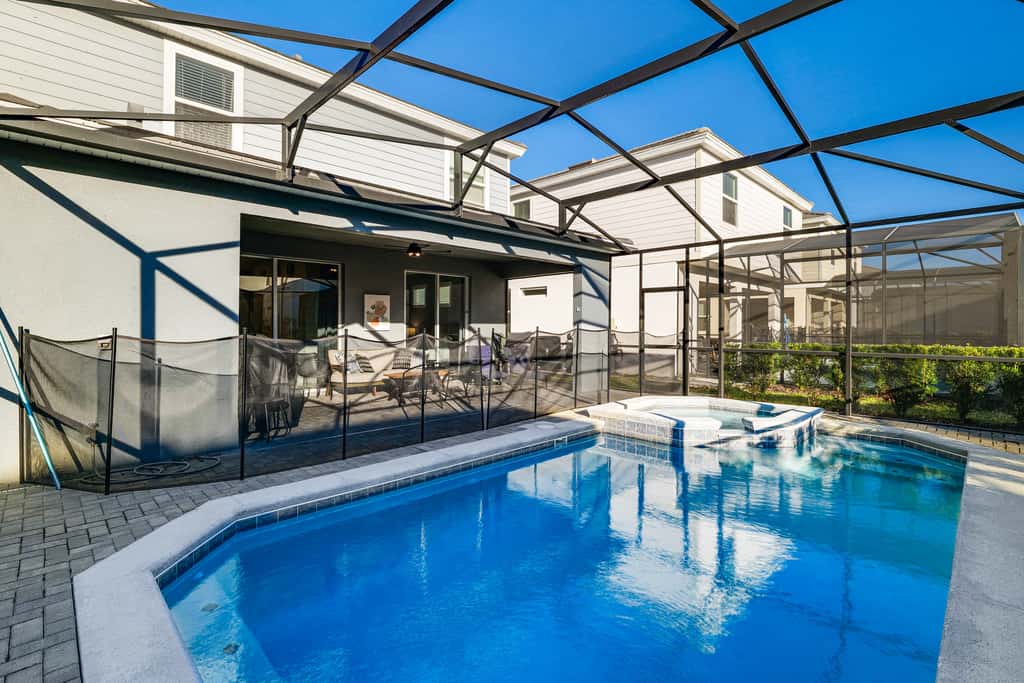 Resort Perks & Private Pool: Davenport Family Home