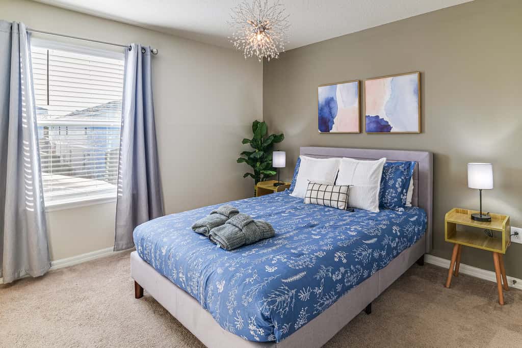 Resort Perks & Private Pool: Davenport Family Home