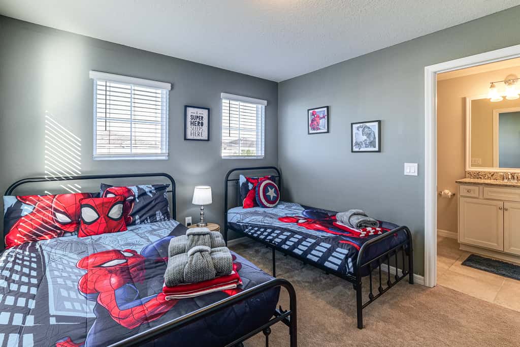 Resort Perks & Private Pool: Davenport Family Home