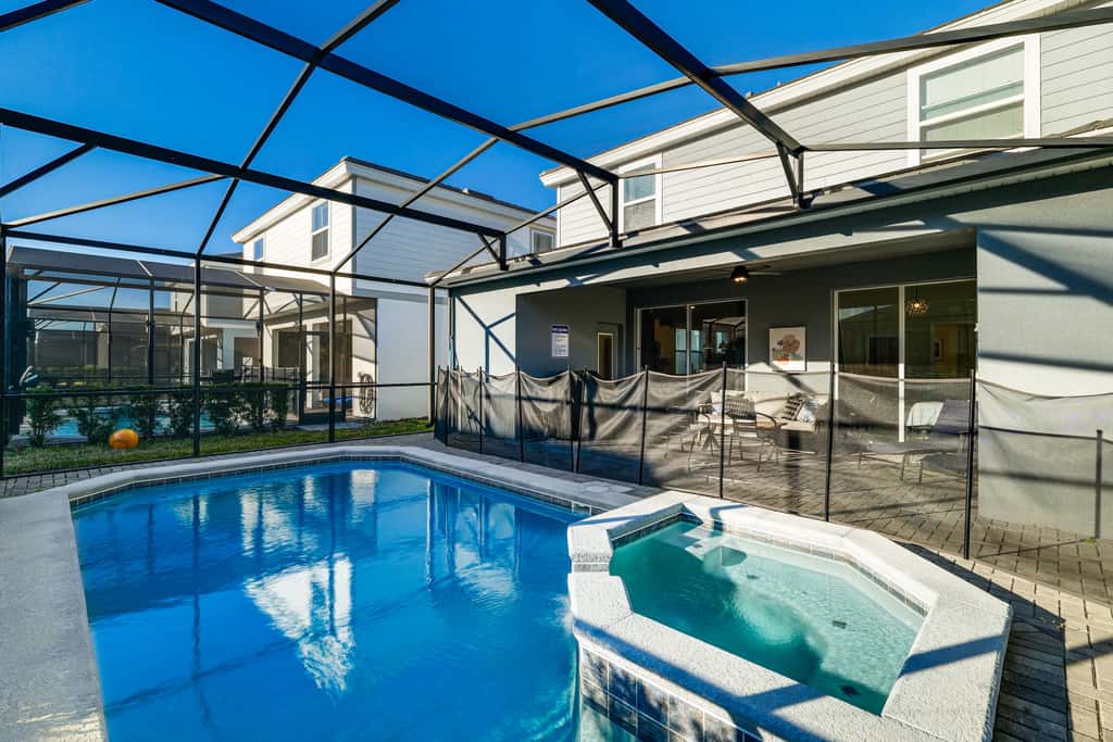 Resort Perks & Private Pool: Davenport Family Home
