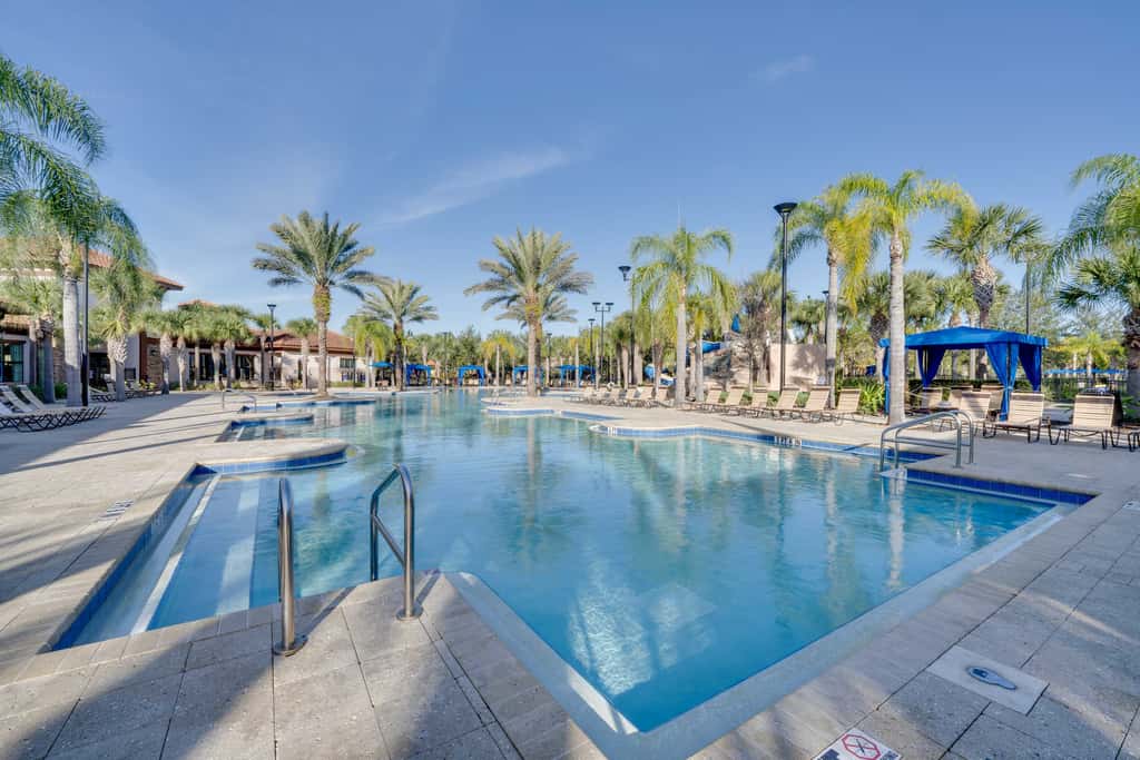 Resort Perks & Private Pool: Davenport Family Home