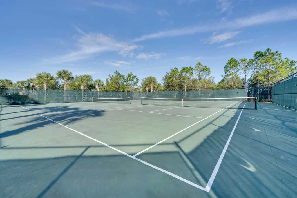 Resort Perks & Private Pool: Davenport Family Home