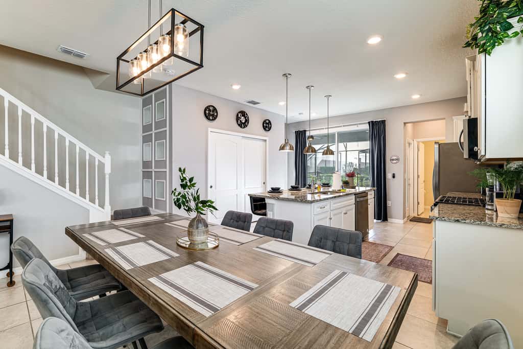 Resort Perks & Private Pool: Davenport Family Home