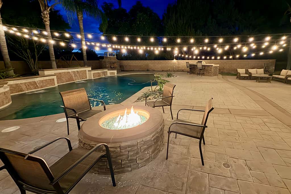 Resort-Style Oasis: Expansive Riverside Mansion