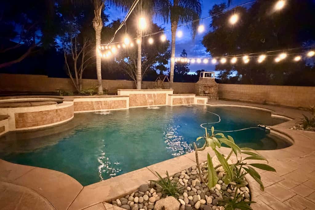 Resort-Style Oasis: Expansive Riverside Mansion