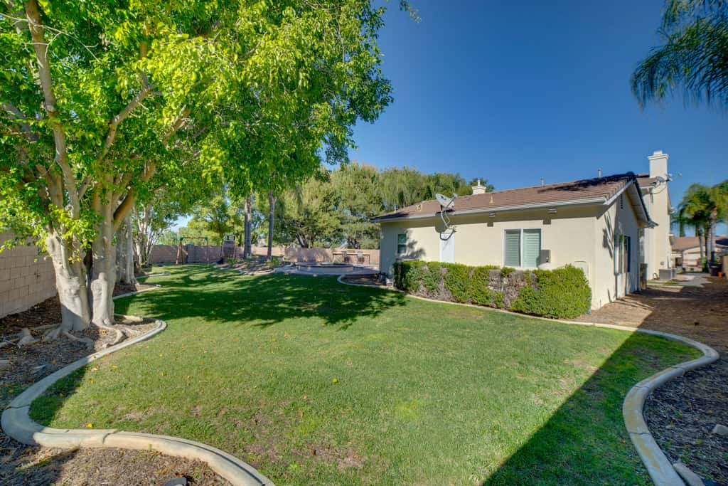 Resort-Style Oasis: Expansive Riverside Mansion