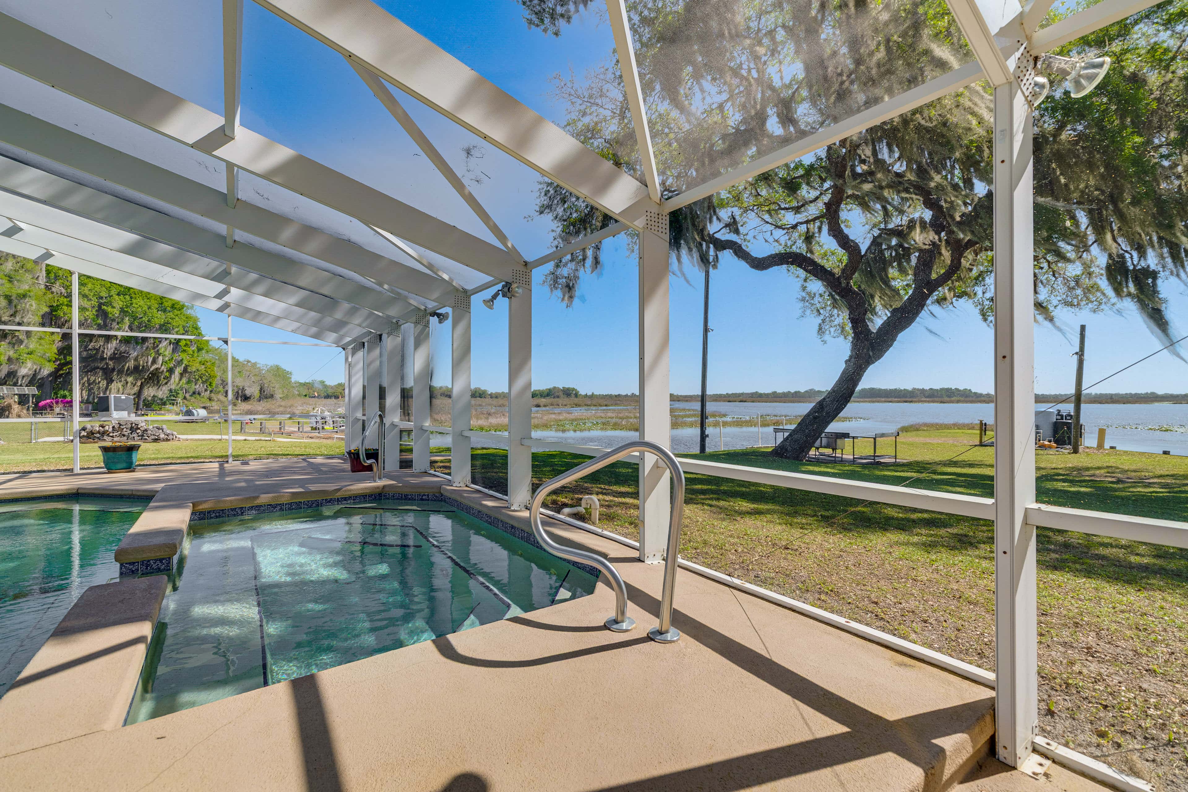 Paddle, Fish & Swim! Hernando Lake Cabin