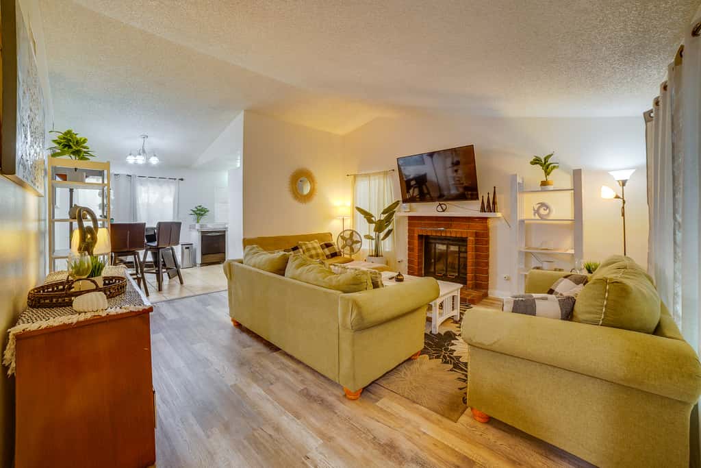Moreno Valley Family Retreat Near HWY 60
