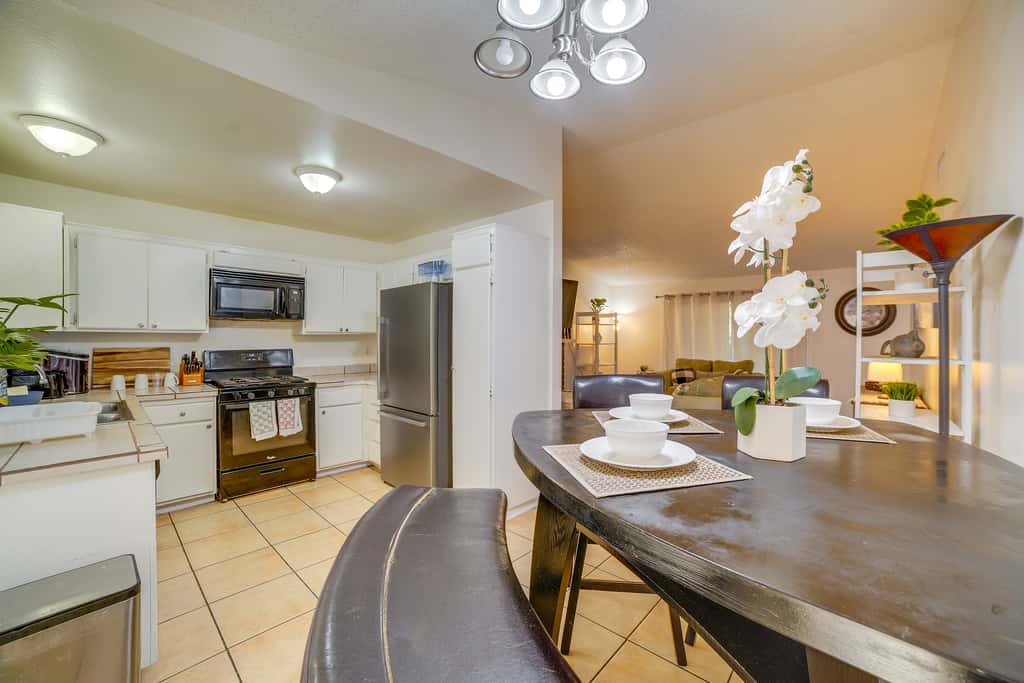 Moreno Valley Family Retreat Near HWY 60