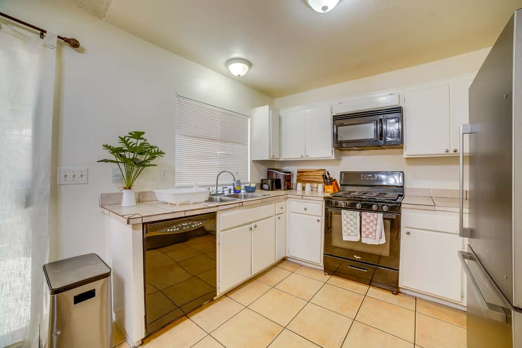 Moreno Valley Family Retreat Near HWY 60